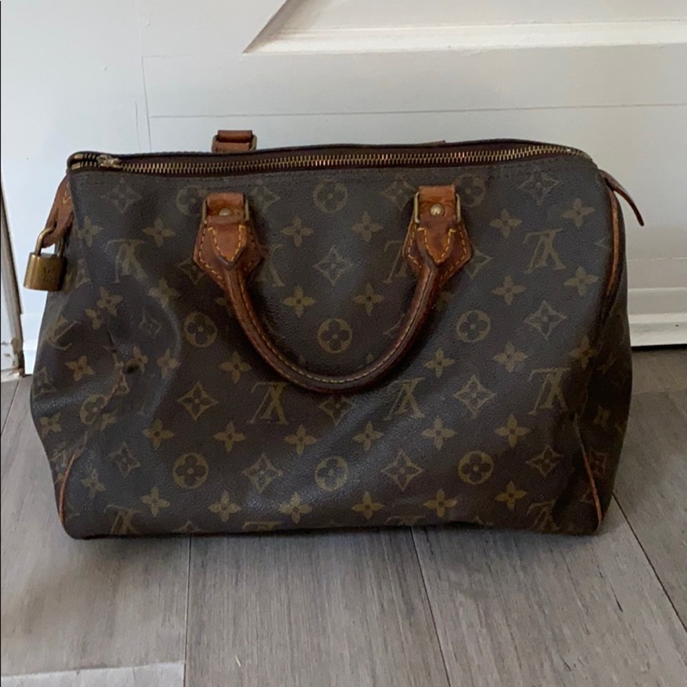 Authentic Louis Vuitton speedy bag